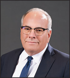 [MISSING IMAGE: ph_johnschmitz-4c.jpg]